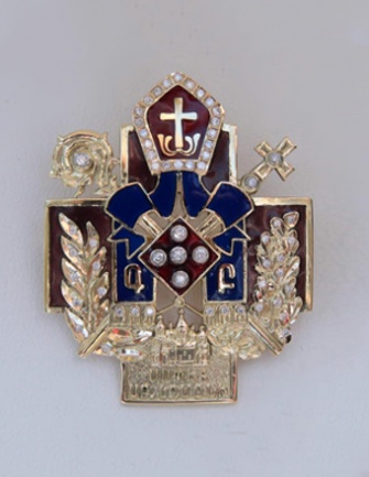 THE CATHOLICOS OF ALL ARMENIANS PRESENTS SAMVEL KARAPETYAN WITH THE KNIGHT OF HOLY ETCHMIADZIN MEDAL